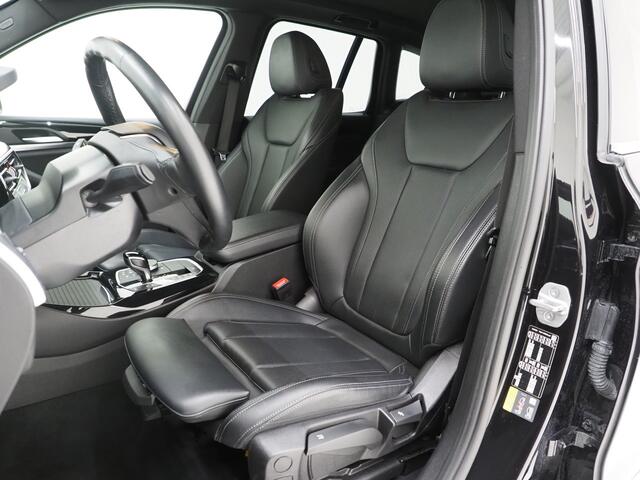 BMW X3 xDrive30e LCI 292PK | Leder | Sportstoelen | Zwarte Hemel | Camera | DAB | Carplay