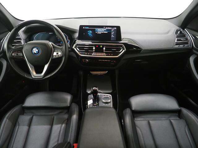 BMW X3 xDrive30e LCI 292PK | Leder | Sportstoelen | Zwarte Hemel | Camera | DAB | Carplay