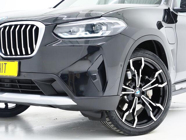 BMW X3 xDrive30e LCI 292PK | Leder | Sportstoelen | Zwarte Hemel | Camera | DAB | Carplay