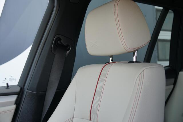 BMW X3 sDrive20i Centennial High Executive M SPORT / TREKHAAK ELEKTRISCH / INDIVIDUAL / CAMERA