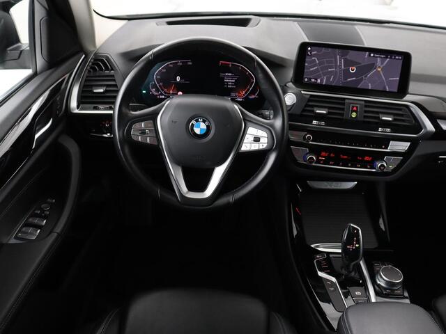 BMW X3 xDrive30i High Executive | Adaptive cruise | Head-Up | Leder | Carplay | Trekhaak | Camera | Stoelverwarming | Live Cockpit | 20'' lichtmetalen velgen | Keyless | Sportstoelen | Full LED | Navigatie