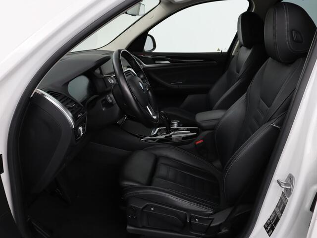 BMW X3 xDrive30i High Executive | Adaptive cruise | Head-Up | Leder | Carplay | Trekhaak | Camera | Stoelverwarming | Live Cockpit | 20'' lichtmetalen velgen | Keyless | Sportstoelen | Full LED | Navigatie