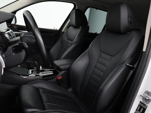 BMW X3 xDrive30i High Executive | Adaptive cruise | Head-Up | Leder | Carplay | Trekhaak | Camera | Stoelverwarming | Live Cockpit | 20'' lichtmetalen velgen | Keyless | Sportstoelen | Full LED | Navigatie