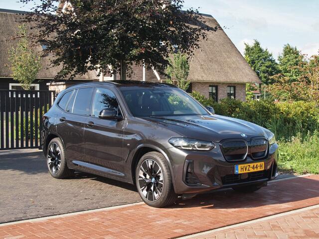 BMW X3 iX3 High Executive 80 kWh | Panoramadak | Camera | Cruise Control | Trekhaak | Apple Carplay |