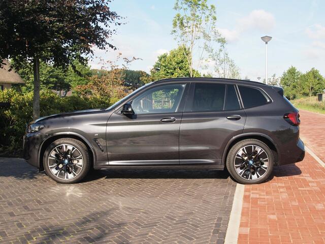 BMW X3 iX3 High Executive 80 kWh | Panoramadak | Camera | Cruise Control | Trekhaak | Apple Carplay |