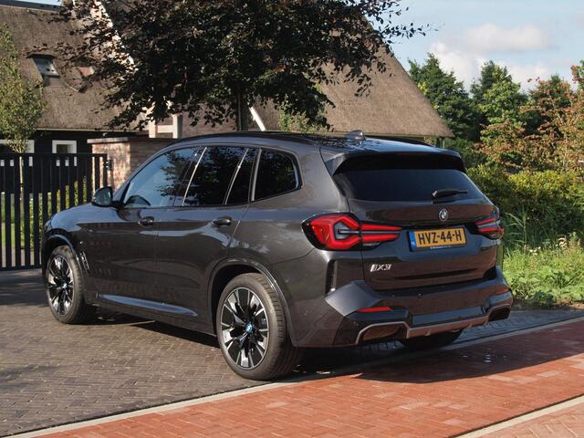 BMW X3 iX3 High Executive 80 kWh | Panoramadak | Camera | Cruise Control | Trekhaak | Apple Carplay |