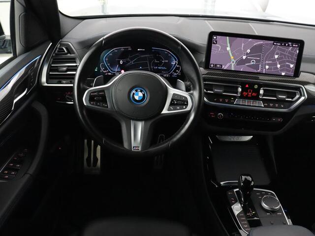 BMW X3 xDrive30e M Sport | Leder | Stoel & stuurverwarming | Camera | Sportstoelen | Carplay | Sfeerverlichting | Navigatie | Adaptief LED | Live Cockpit | 20'' lichtmetalen velgen