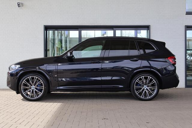 BMW X3 xDrive30e | M Sportpakket | Live Cockpit Professional | Driving Assistant Professional