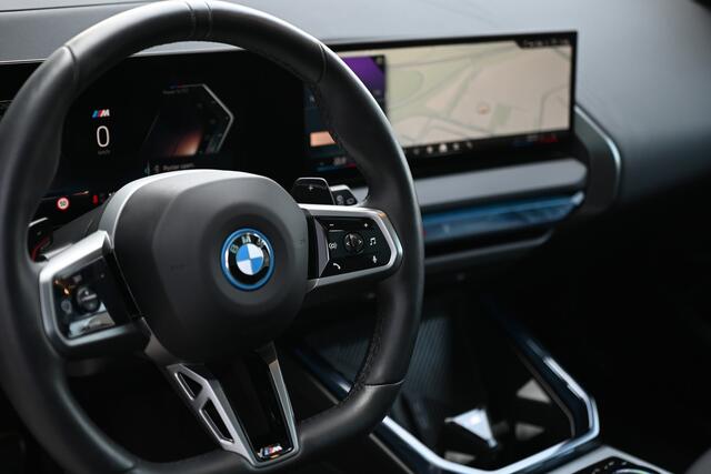 BMW X3 30e xDrive M Sport Automaat / Panoramadak / Trekhaak / Sportstoelen / Adaptieve LED / Parking Assistant Plus / Stoelventilatie / Comfort Access