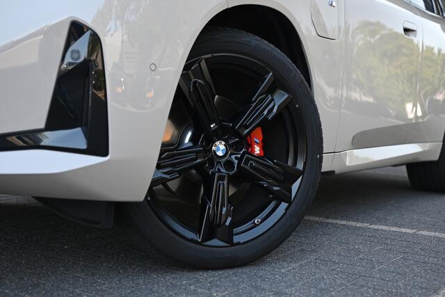 BMW X3 30e xDrive M Sport Automaat / Panoramadak / Trekhaak / Sportstoelen / Adaptieve LED / Parking Assistant Plus / Stoelventilatie / Comfort Access