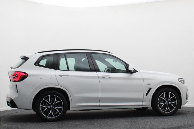 BMW X3 xDrive30e High Executive M-pakket Leer, Stoelverwarming, Camera, Cruise, Apple Carplay, LED, DAB, 19''