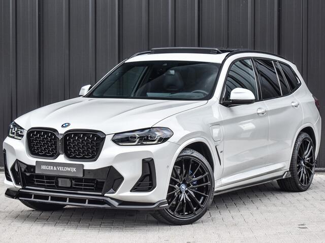 BMW X3 xDrive30e HIGH EXECUTIVE | M-SPORT | PANORAMADAK | PERFORMANCE SEATS | SHADOW-LINE | MEMORY SEATS | HARMAN\KARDON | HEAD-UP | CAMERA | COMFORT ACCESS | AMBIANCE INTERIEUR