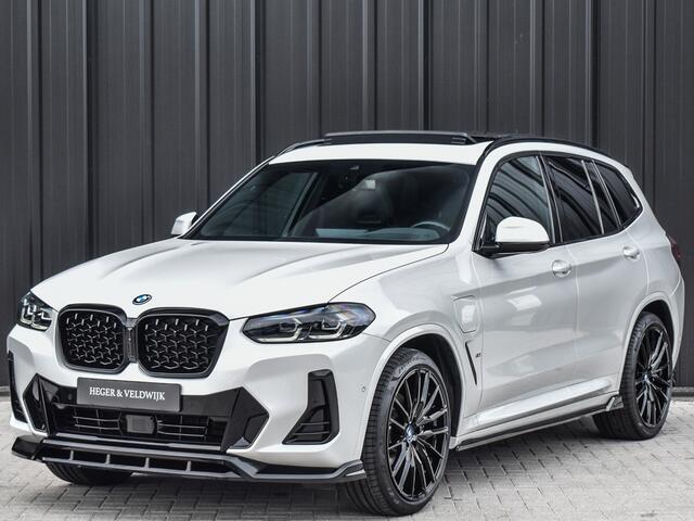 BMW X3 xDrive30e HIGH EXECUTIVE | M-SPORT | PANORAMADAK | PERFORMANCE SEATS | SHADOW-LINE | MEMORY SEATS | HARMAN\KARDON | HEAD-UP | CAMERA | COMFORT ACCESS | AMBIANCE INTERIEUR