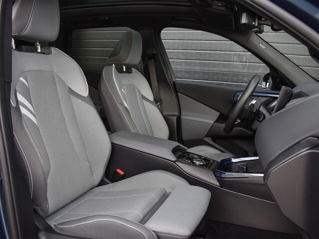 BMW X3 30e xDRIVE M-SPORT | PANORAMADAK | ADAPTIVE SUSPENSION | COMFORT ACCESS | ELEKTR. VERSTELBARE STOELEN | HEAD UP DISPLAY | STOEL- EN STUURVERWARMING |360 CAMERA | ELEKTR. TREKHAAK | AMBIENT SFEER VERLICHTING