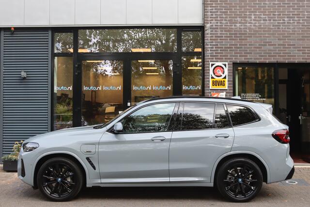 BMW X3 xDrive30e M-Sport Shadow Line Pano/Leder/LED/Camera/Elek. klep/Dodehoek/Sfeer/20"