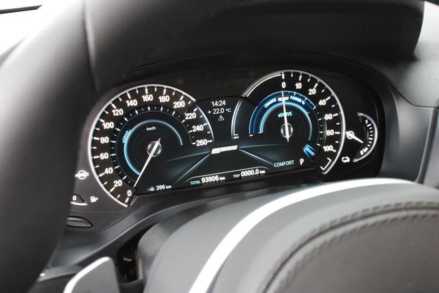 BMW X3 xDrive 30e Pano | 21" | LED | Parkeersensoren | Leder | Dealer Onderhouden | Zonnerollo's | BTW