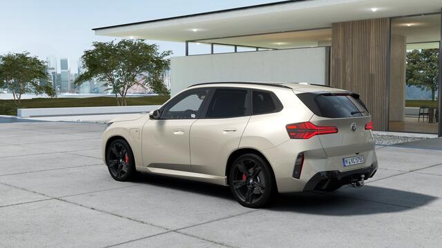 BMW X3 30e xDrive M Sport Automaat / Panoramadak / Trekhaak / Sportstoelen / Comfort Access / Parking Assistant Plus / Adaptieve LED / Stoelventilatie