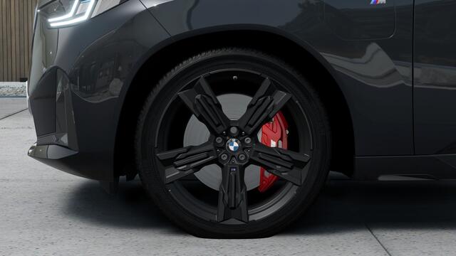 BMW X3 30e xDrive M Sport Automaat / Panoramadak / Trekhaak / Sportstoelen / Parking Assistant Plus / Adaptieve LED / Stuurverwarming