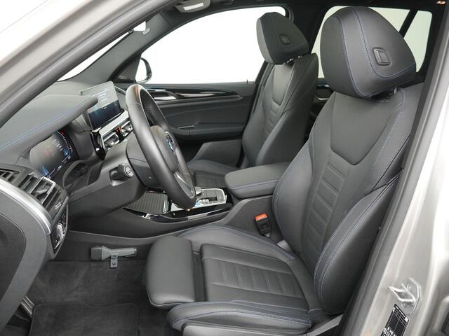 BMW X3 iX3 High Executive 80 kWh | Head-Up | Panoramadak | Trekhaak | Harman Kardon | Adaptive Cruise | Elektrisch bediende stoelen |