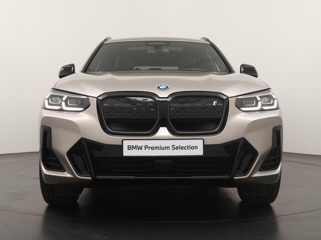 BMW X3 iX3 High Executive 80 kWh | Head-Up | Panoramadak | Trekhaak | Harman Kardon | Adaptive Cruise | Elektrisch bediende stoelen |