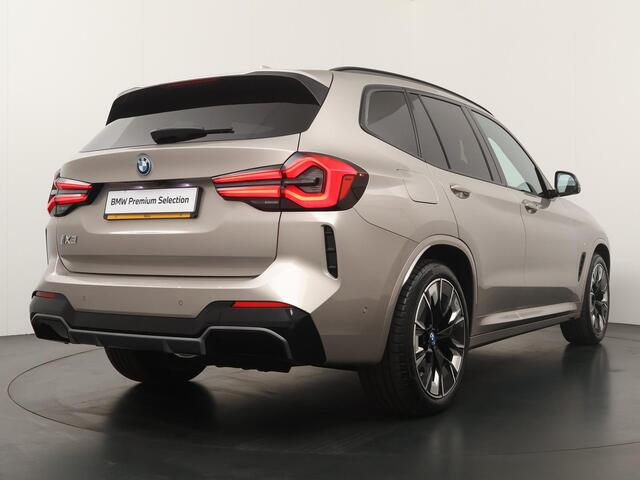 BMW X3 iX3 High Executive 80 kWh | Head-Up | Panoramadak | Trekhaak | Harman Kardon | Adaptive Cruise | Elektrisch bediende stoelen |