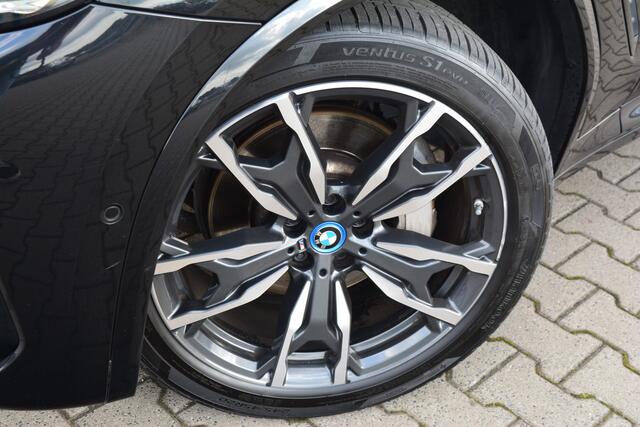 BMW X3 xDrive30e M Pakket | Pano | 360 Camera | H/K | Head-Up |
