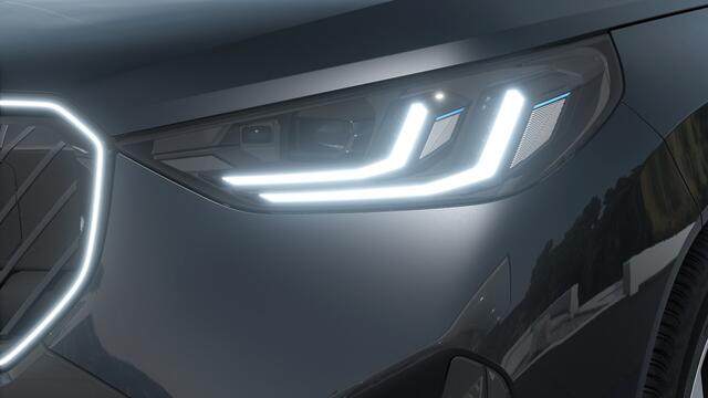 BMW X3 30e xDrive M Sport Automaat / Panoramadak / Trekhaak / Sportstoelen / Stoelventilatie / Adaptieve LED / Comfort Access / Stoelverwarming / Harman Kardon