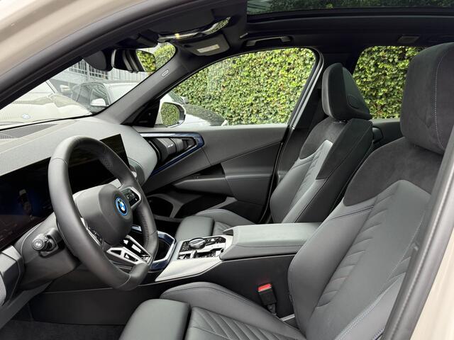 BMW X3 30e xDrive M-Sport | Panorama | Harman/Kardon | Co-Pilot | Trekhaak | 19" | 360 Cam | Comfort Acces