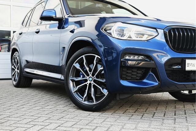 BMW X3 xDrive30e High Executive M Sport Automaat / Panoramadak / Trekhaak / Sportstoelen / Achteruitrijcamera / Adaptieve LED / Stoelverwarming / BMW Live Cockpit Professional