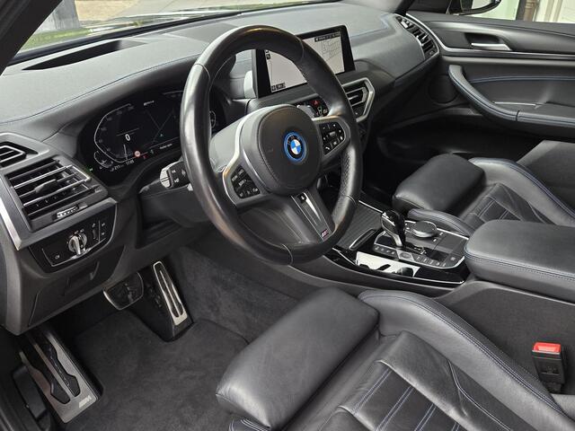 BMW X3 xDrive30e M SPORT | PANORAMA | M SPORT REMMEN | MEMORY STOELEN | TREKHAAK | 20 ICH LM VELGEN |
