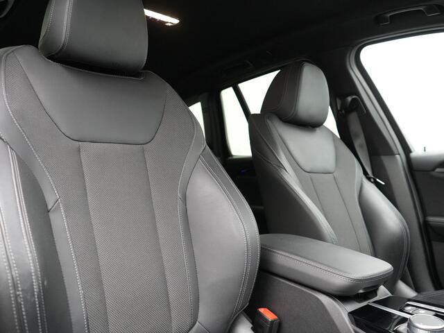 BMW X3 xDrive30e High Executive Plug In Hybrid 293pk Dealer O.H PHEV | Head Up | Cruise Control | 360 Camera | Lederen Sportstoelen Memory & Verwarmd | Keyless | Sfeerverlichting | Apple Carplay | Navigatie | DAB |