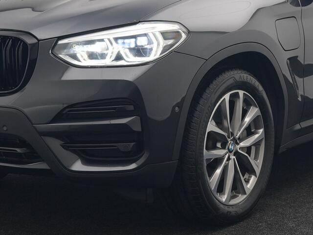 BMW X3 xDrive30e High Executive Plug In Hybrid 293pk Dealer O.H PHEV | Head Up | Cruise Control | 360 Camera | Lederen Sportstoelen Memory & Verwarmd | Keyless | Sfeerverlichting | Apple Carplay | Navigatie | DAB |