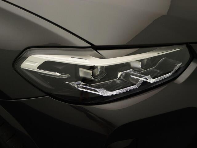 BMW X3 xDrive30e M Sportpakket | Trekhaak | Driving Assistant | Head-Up Display | Harman Kardon | 20"