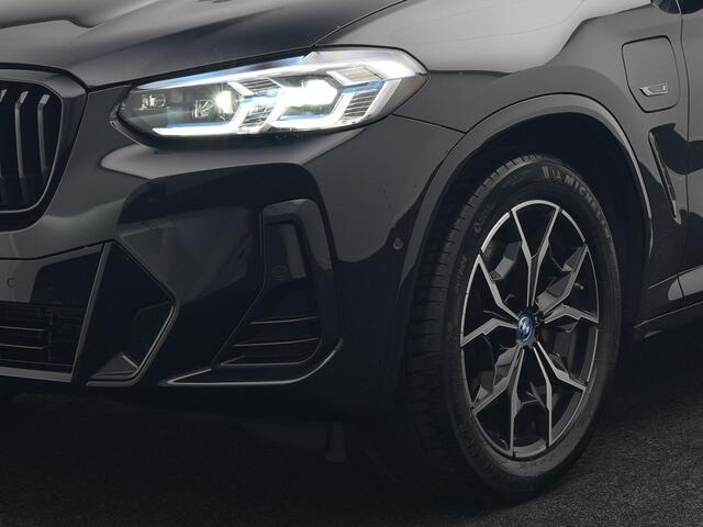 BMW X3 xDrive30e M Sport Plug In Hybrid 293pk Dealer O.H PHEV | Trekhaak Af Fabriek | Panodak | Head Up | Lederen Sportstoelen Memory & Ventilatie | Laser LED | Keyless | Stuur & Stoelen Verwarmd | Apple Carplay | Sfeerverlichting | Cruise Control