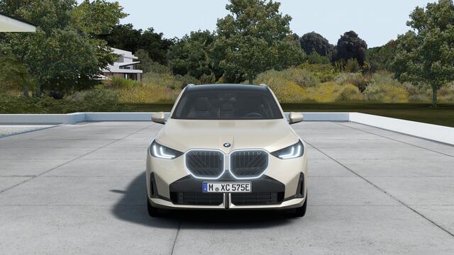 BMW X3 30e xDrive M Sport Automaat / Panoramadak / Trekhaak / Sportstoelen / Adaptieve LED / Stoelventilatie / Parking Assistant Plus / Stuurverwarming