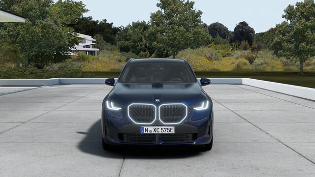 BMW X3 30e xDrive M Sport Automaat / Panoramadak / Trekhaak / Sportstoelen / Stoelventilatie / Adaptieve LED / Parking Assistant Plus / Driving Assistant Professional / Harman Kardon