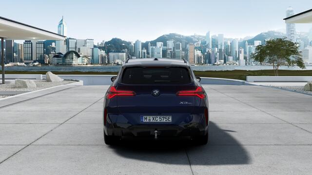 BMW X3 30e xDrive M Sport Automaat / Panoramadak / Trekhaak / Sportstoelen / Stoelventilatie / Adaptieve LED / Parking Assistant Plus / Driving Assistant Professional / Harman Kardon