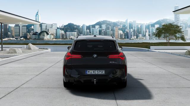 BMW X3 30e xDrive M Sport Automaat / Panoramadak / Trekhaak / Sportstoelen / Stoelventilatie / Comfort Access / Parking Assistant Plus / Driving Assistant Professional / Harman Kardon