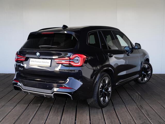 BMW X3 iX3 | High Executive | Parking Assistant Plus | Harman Kardon | Head-Up Display | Comfort Access | Stoelverwarming | 20'' | Trekhaak