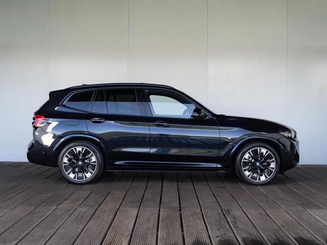 BMW X3 iX3 | High Executive | Parking Assistant Plus | Harman Kardon | Head-Up Display | Comfort Access | Stoelverwarming | 20'' | Trekhaak