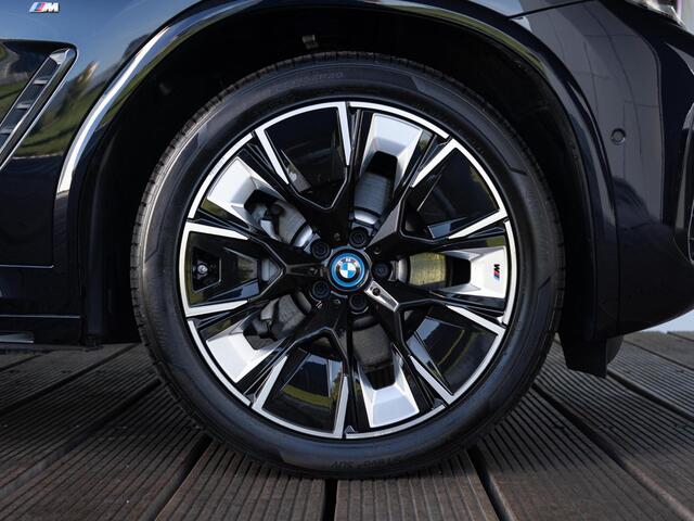 BMW X3 iX3 | High Executive | Parking Assistant Plus | Harman Kardon | Head-Up Display | Comfort Access | Stoelverwarming | 20'' | Trekhaak