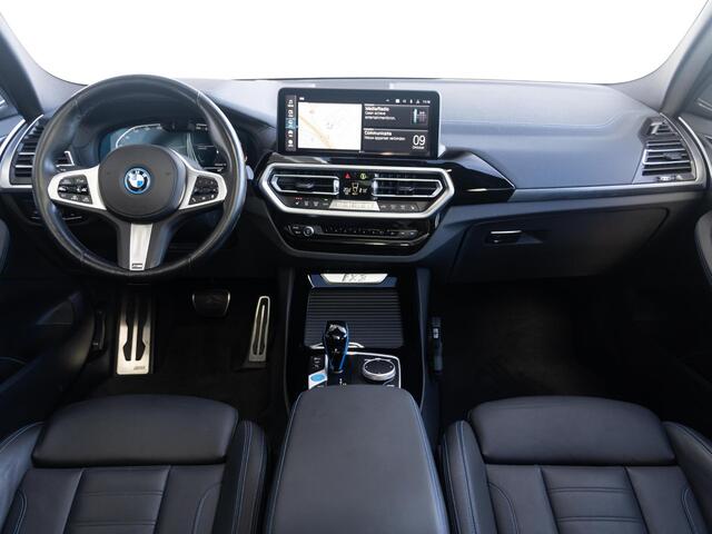 BMW X3 iX3 | High Executive | Parking Assistant Plus | Harman Kardon | Head-Up Display | Comfort Access | Stoelverwarming | 20'' | Trekhaak