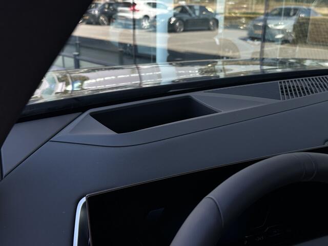 BMW X3 30e xDrive M Sport Automaat / Panoramadak / Trekhaak / Sportstoelen / Adaptieve LED / Parking Assistant Plus / Stoelventilatie / Comfort Access / Stuurverwamring
