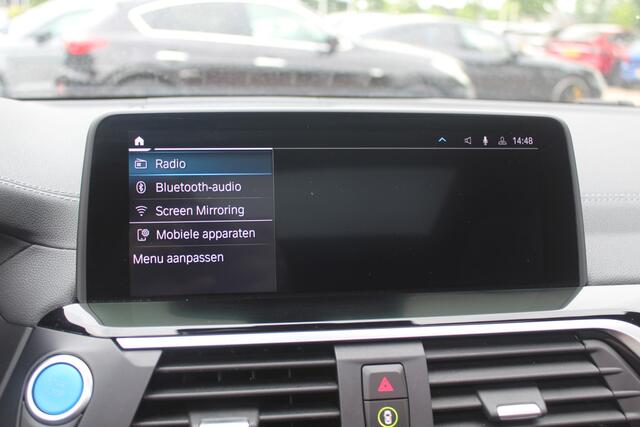 BMW X3 iX3 Executive 80 kWh / Panoramadak / Camera / Head-up / 20'' / Leder / Harman Kardon / Navigatie / Memory seats / Dodehoek / DAB / Stoelverwarming / Cruise Control Adaptief