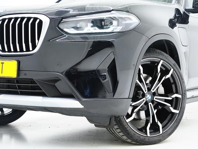 BMW X3 xDrive30e LCI 292PK | Leder | Sportstoelen | Zwarte Hemel | Camera | DAB | Carplay