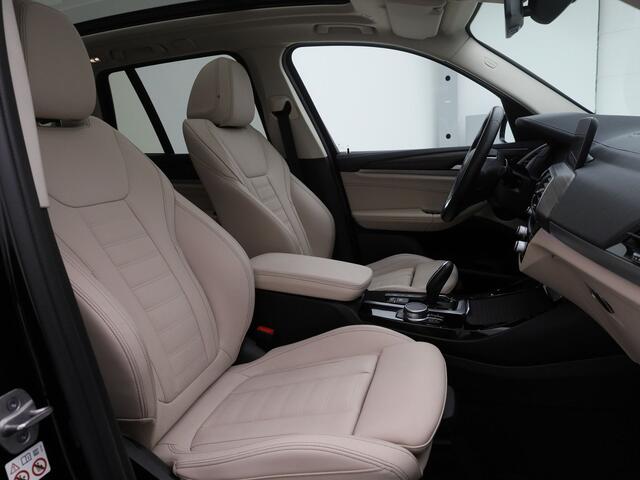 BMW X3 xDrive30e | PANO | 360° | HUD | KEYLESS | STOEL- EN STUURVERW.