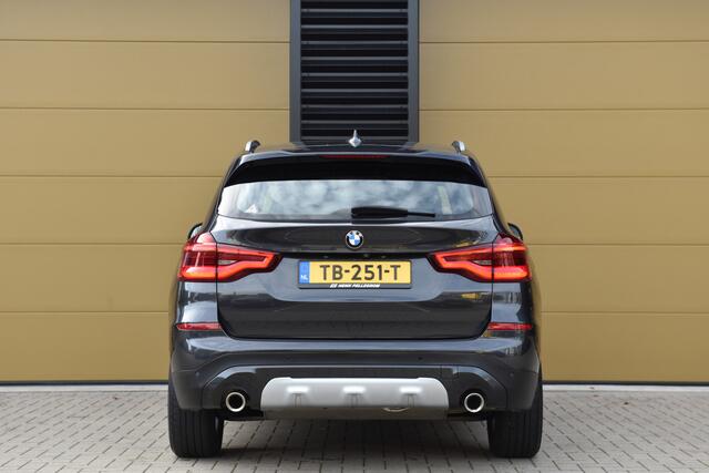 BMW X3 xDrive20i High Executive * Panoramadak * Sportstoelen met Memory * Trekhaak * Dealeronderhouden *