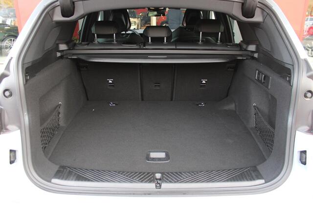 BMW X3 30e xDRIVE M-SPORT 299PK | M-SPORTPAKKET 337 MET O.A. M AERODYNAMICA PAKKET - SHADOWLINE RAAMOMLIJSTING - M-SPORT ONDERSTEL - M-INTERIEUR PAKKET - VEGANZA LEDEREN BEKLEDING - M-SPORT INTERIEURLIJSTEN - M-SPORTSTUUR - M ZWARTE HEMELBEKLEDING | PREMIUM PACK