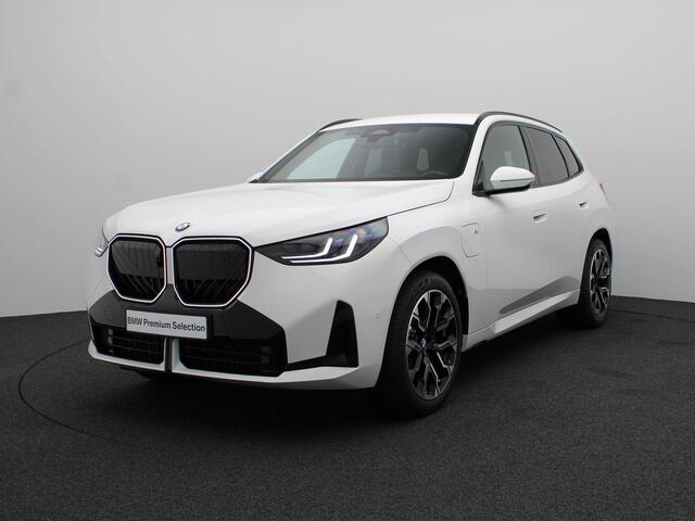 BMW X3 30e xDrive M Sportpakket Pro | Professional Pack | Premium Pack | Trekhaak | Elektrisch Verstelbare Sportstoelen | Driving Assistant Plus | Harman Kardon | 20''