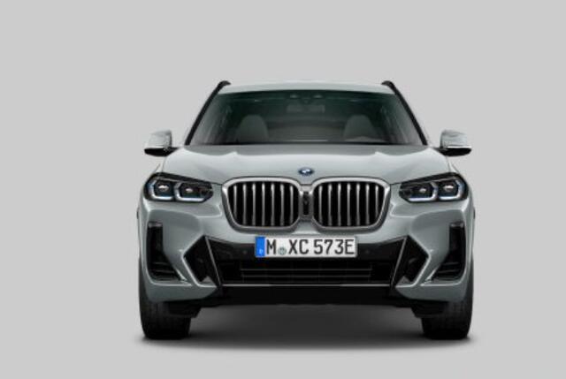 BMW X3 xDrive30e High Executive M Sport - Trekhaak - parking Assistant Plus - Head up - Elektrisch verwarmde voorstoelen - Stuurwielrand verwarmd - Getinte/geluiddempende Ruiten - BMW Laserlight - Ambiance verlichting -